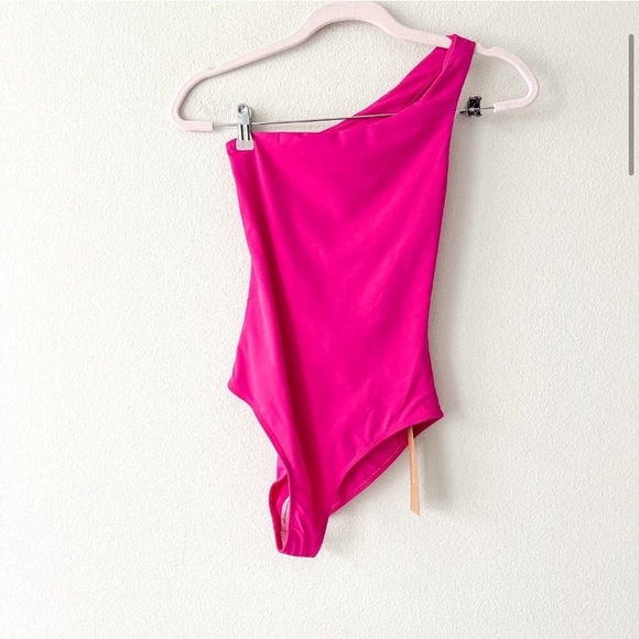❌ SOLD ❌ NWT Reformation Swell Hot Pink Swimsuit - Picture 3 of 9